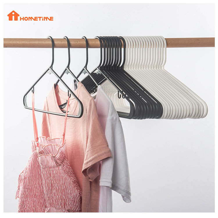 Storing your clothes: Hangers 101