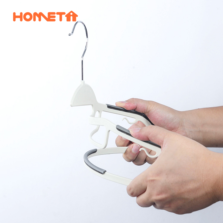 China Ultra Thin Space Saving Non Slip Rubberized U-Slide Plastic Hangers  Manufacture and Factory